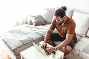 Beginner building realistic online income systems in 2026
