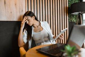 how to avoid fake online income gurus