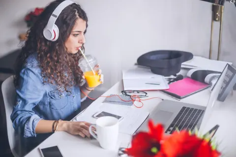 25 Best Tools for Freelancers to Work Smarter and Earn More