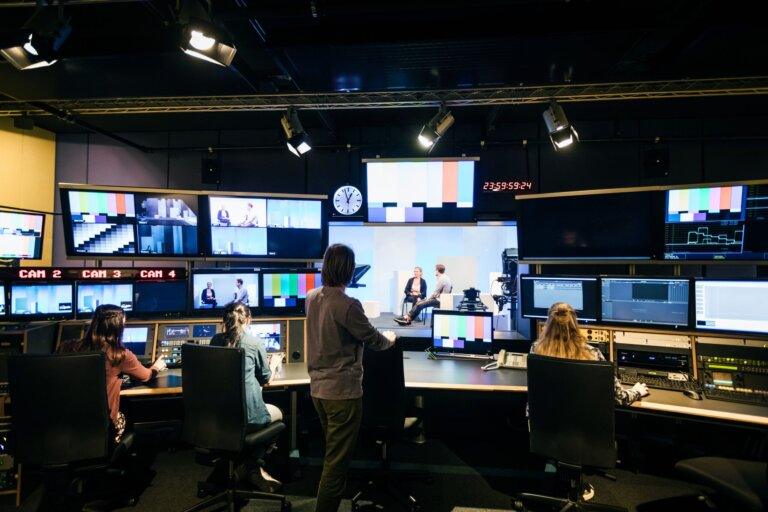 Media Jobs & Careers: 25 Career Paths in Digital Media, Publishing and Entertainment