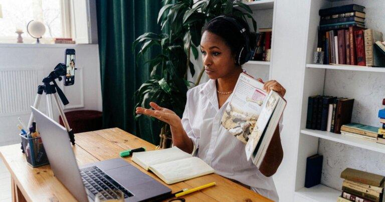 25 Online Side Hustles You Can Start From Home